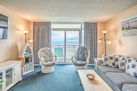 Myrtle Beach Condo with Ocean View and Hot Tub Access Condominio in North Myrtle Beach