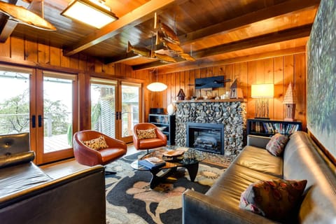 The Nest Gorgeous Waterfront La Conner Getaway! House in Whidbey Island