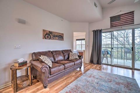 Serene Branson Penthouse with Resort Access and Views! Apartment in Ozark Mountains