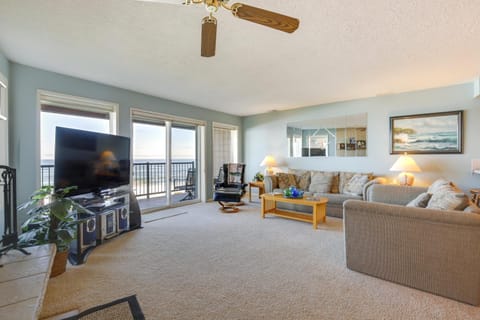 Cozy Oregon Resort Condo - Steps to Lincoln Beach! Apartment in Lincoln Beach