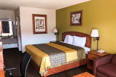 Econo Lodge Hotel in Oklahoma City