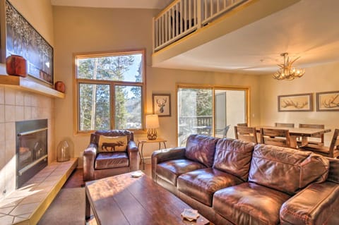 Chimney Ridge Townhome with Hot Tub Walk to Lifts Casa in Breckenridge