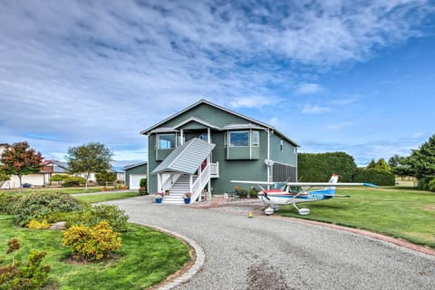 Charming Sequim House with Olympic Peninsula Views! House in Washington