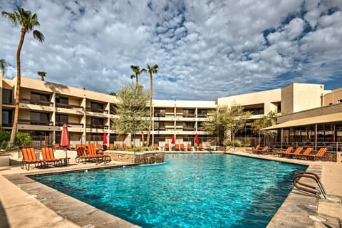 Stylish Condo with Pool and Lake 16 Mi to DT Phoenix! Eigentumswohnung in McCormick Ranch