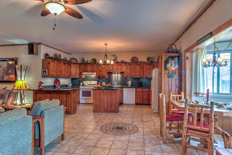 Spacious Alto House on 8 Private Acres with Hot Tub! House in Ruidoso