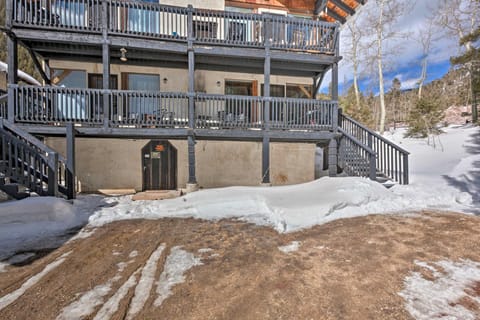 Cozy Streamside Studio - 2 Mi to Taos Ski Resort! Copropriété in Taos Ski Valley