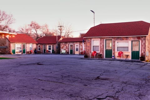 Rockwood Motor Court Motel in Springfield