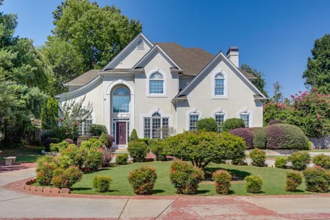 Duluth Home with Patio 22 Mi to Downtown Atlanta! Maison in Norcross