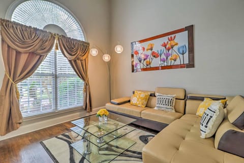 Duluth Home with Patio 22 Mi to Downtown Atlanta! Casa in Norcross