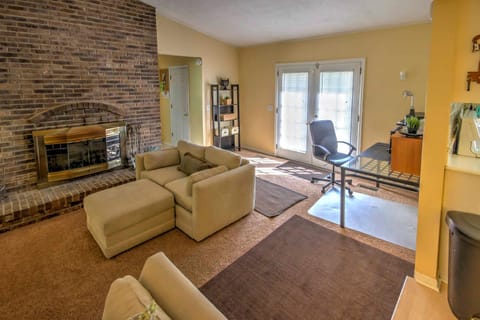 Private Plymouth Hideaway - 13 Miles to Ann Arbor! Haus in Superior Charter Township