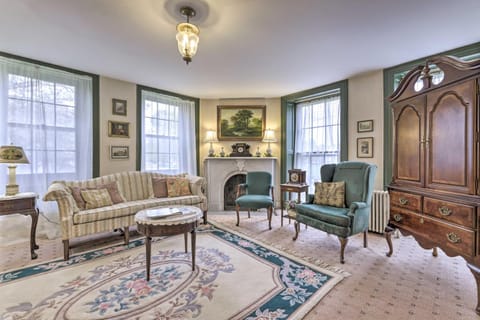 Elegant Norwich House with Billiards Room and Ballroom Haus in Norwich