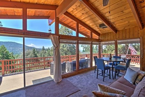Stunning Idyllwild Home with Private Hot Tub and Decks Casa in Idyllwild-Pine Cove