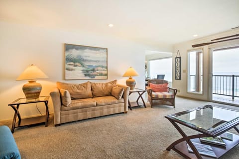 Lincoln City Vacation Rental with Pool and Ocean Views Condo in Lincoln Beach