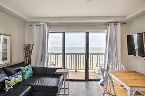 Breezy Beachfront Condo in Heart of Corpus Christi Condo in Corpus Christi