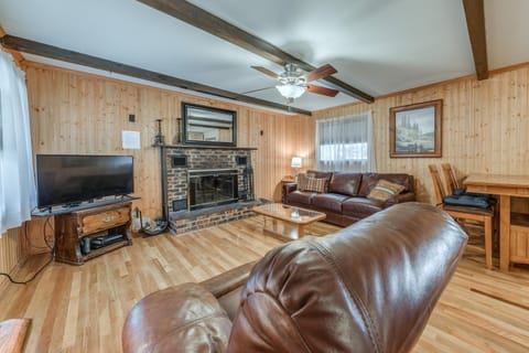 Cloudcroft Cabin Vacation Rental 3 Mi to Skiing! Casa in Cloudcroft