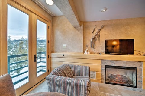 Big Sky Condo with Mountain Views, Hike, Ski and Fish! Apartment in Big Sky
