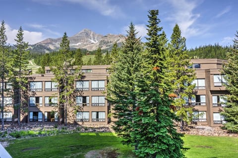 Big Sky Condo with Mountain Views, Hike, Ski and Fish! Apartment in Big Sky
