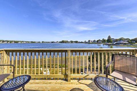 Coastal Rhode Island Home with Kayaks, Deck and Grill! House in Portsmouth