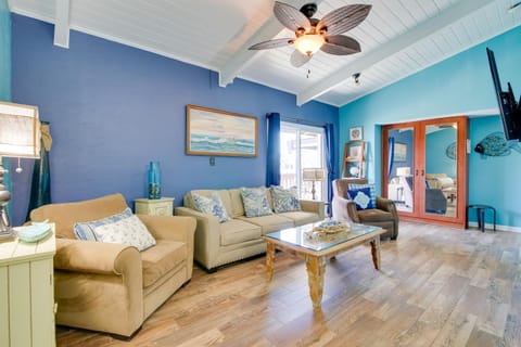 Beachfront, Pet-Friendly South Padre Island Condo Apartment in South Padre Island