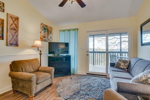 Branson Condo with Views - Near Silver Dollar City! Appartement in Table Rock Lake
