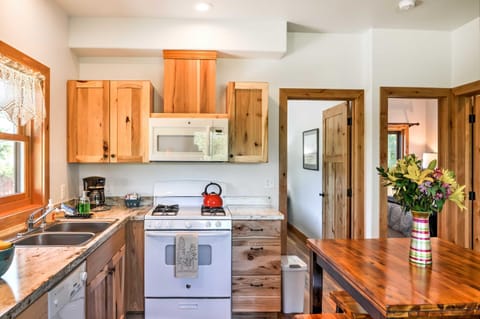 Columbia Falls Vacation Rental 10 Mi to Whitefish Apartment in Idaho