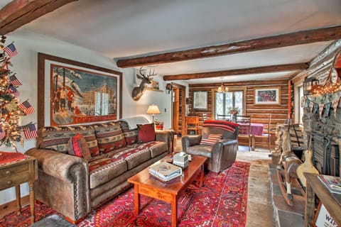 Award-Winning Log Cabin, Top 5 in New England! House in South Londonderry