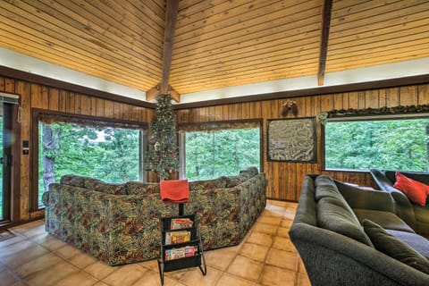Pine Lodge Cabin on 450 Acres in Ozark Mountains Casa in Buffalo River