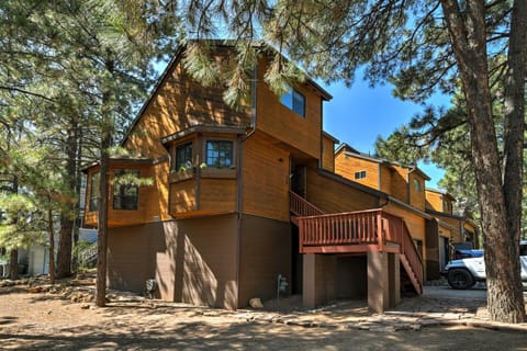 Wooded Retreat with Deck 4 Mi to Downtown Flagstaff Haus in Flagstaff