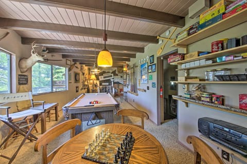 Family Cabin with Game Room Near Hiking and Skiing! Maison in Lake Arrowhead