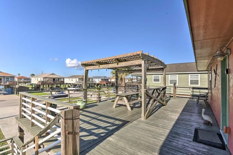 Beautiful Beach House with Sunset View and Large Deck! House in Surfside Beach