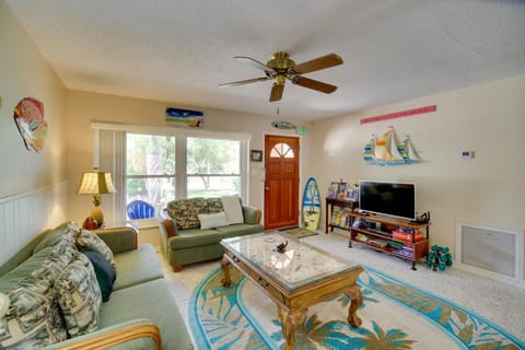 Satellite Beach Sunshine House with Hot Tub! House in South Patrick Shores