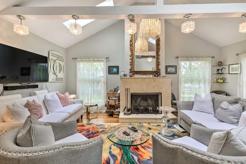 Cute East Hampton Cottage with Patio - Walk to Beach Maison in Three Mile Harbor