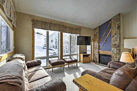 Ski-InandSki-Out Granby Condo with Community Pools! Apartment in Granby