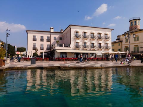 Property building, Lake view