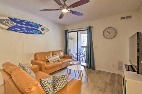 Hilton Head Condo with Covered Balcony and Pool Access Apartment in North Forest Beach