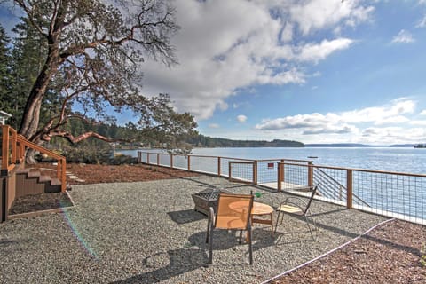 Gorgeous Poulsbo Waterfront Home on Liberty Bay! Casa in Hood Canal