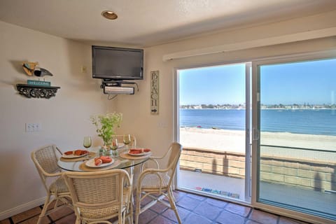 Beachfront San Diego Condo - Mins to SeaWorld! Appartement in Mission Beach