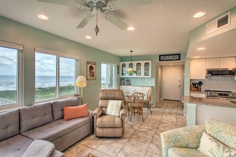Fernandina Beach Villa with Remarkable Ocean Views! Apartamento in Fernandina Beach