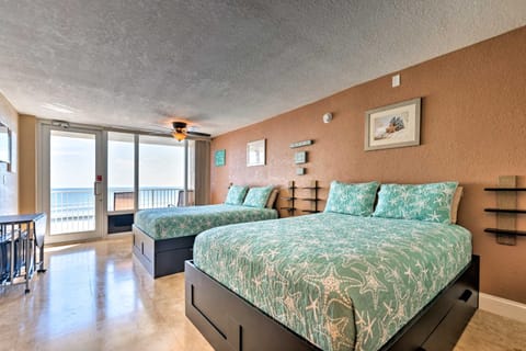 Oceanfront Daytona Beach Studio with Balcony! Condo in Daytona Beach Shores