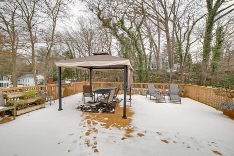 Charming Saugatuck Condo with Private Deck and Grill! Eigentumswohnung in Saugatuck