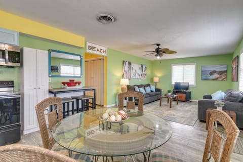Surfside Beach Home with Deck 300 Feet to the Gulf! Haus in Surfside Beach