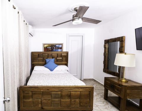 Bed, TV and multimedia, Bedroom, air conditioner