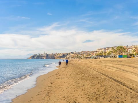 Céntrico apartamento con terraza en la playa Apartment in Rincón de la Victoria