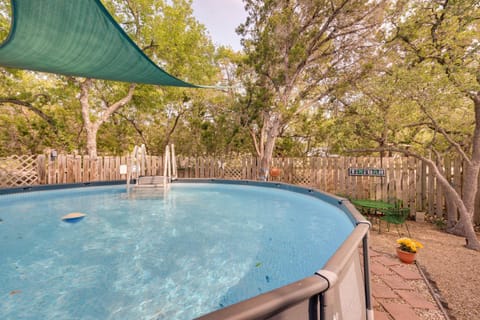 Charming Canyon Lake Cottage with Pool and BBQ Pit! House in Canyon Lake