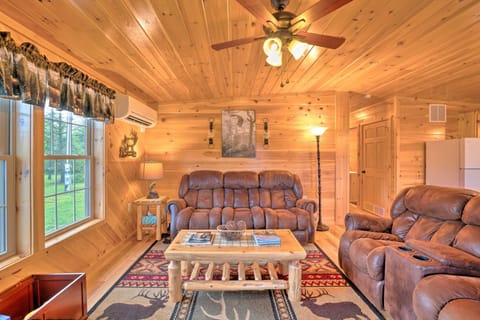 Rustic Benezette Cabin with Porch, Hot Tub and Fire Pit House in Allegheny River