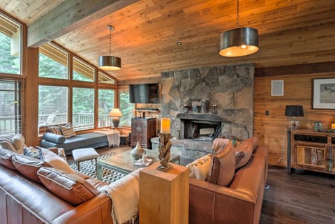 Expansive Truckee Cabin with Deck and Resort Amenities House in Northstar Drive