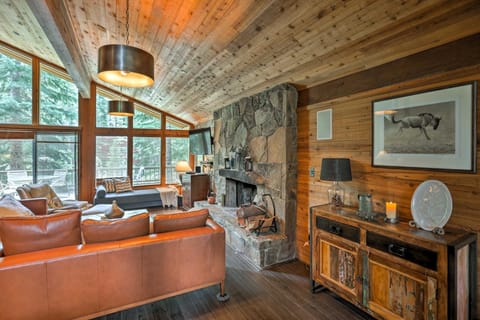 Expansive Truckee Cabin with Deck and Resort Amenities House in Northstar Drive