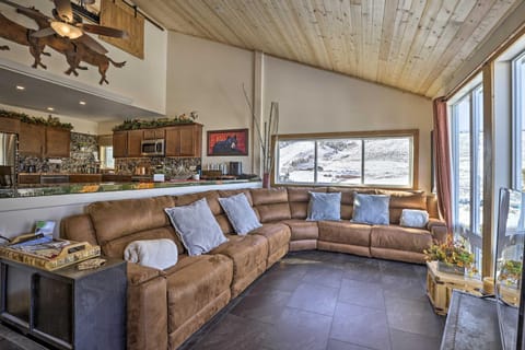 Hot Tub, Walk to Granby Ranch Family Getaway! Apartment in Granby