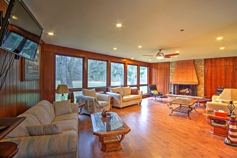Spacious South Haven Home about 1 Mi to Lake Michigan! House in Michigan
