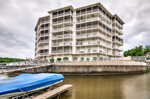 Lakefront Osage Beach Condo Dock Your Boat Here! Condo in Osage Beach